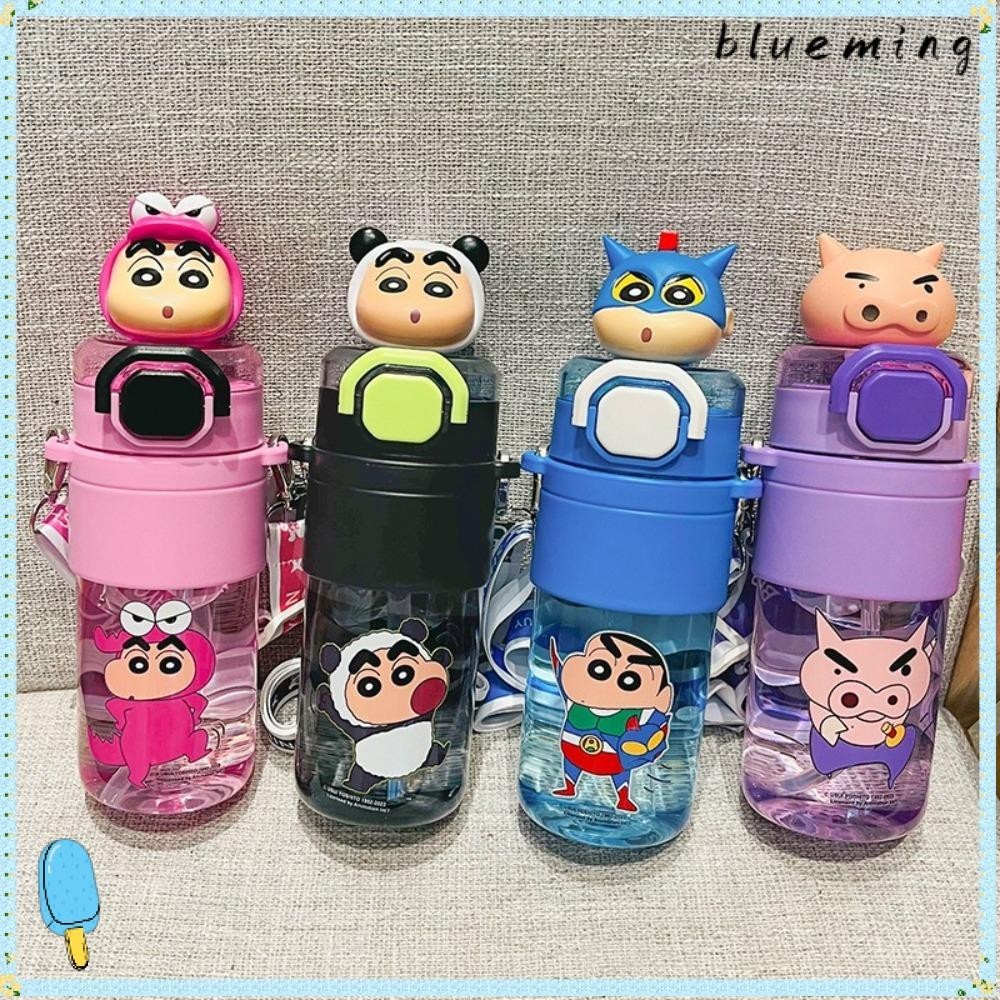 Blueming2 650ml ถ้วยฟางเครยอนชินจัง, ถ้วยน้ําป้องกันการรั่วความจุขนาดใหญ่, วัสดุ Tritan การ์ตูนน่ารักพร้อมสายรัดถ้วยป๊อปอัพ