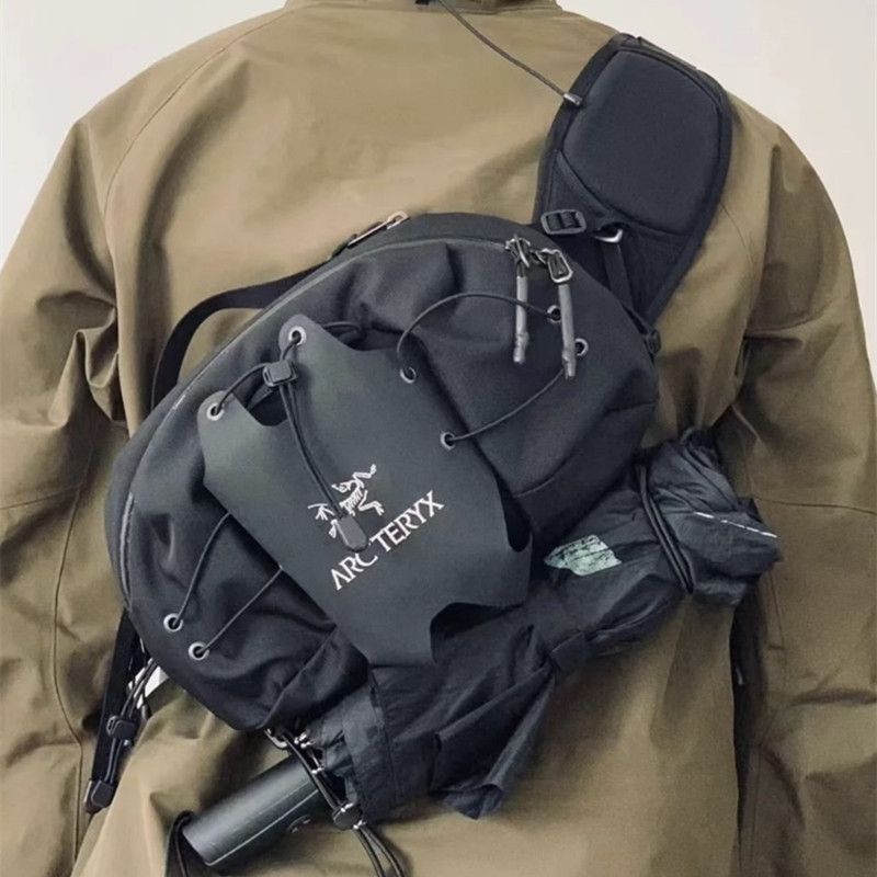 Arcteryx ไก่โครงกระดูกนกกระเป๋า Q5 Waistpack กลางแจ้งกันน้ําแฟชั่น Messenger Fanny กระเป๋าสะพายกระเป๋าหน้าอกเอวกระเป๋า