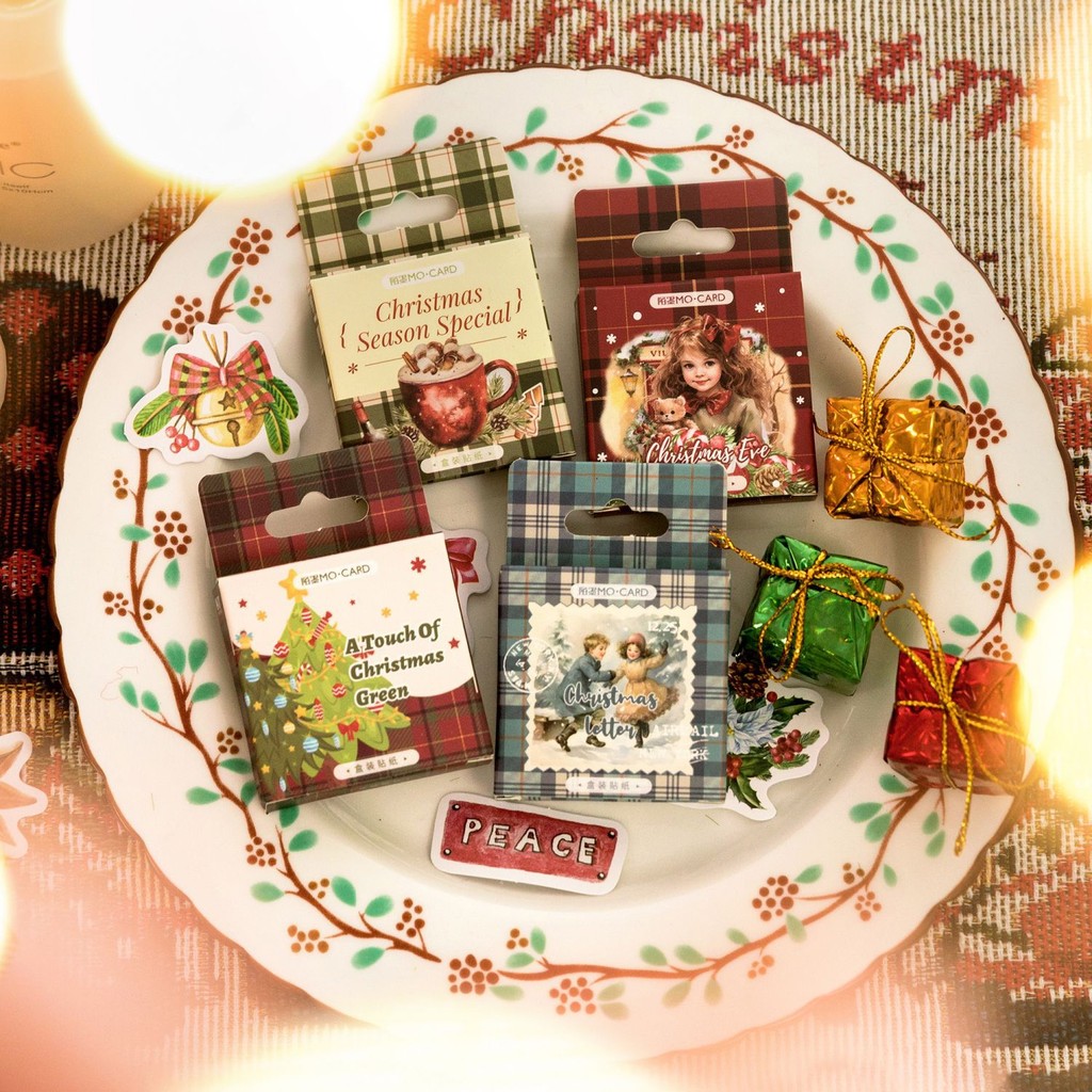 46 ชิ้น/กล่องสติกเกอร์คริสต์มาส Xmas Santa Claus Theme Party Favor สติกเกอร์สําหรับตกแต่งคริสต์มาสของขวัญขวดน้ําแล็ปท็อป Decals Ideal ของขวัญสําหรับเด็กวัยรุ่นและผู้ใหญ่