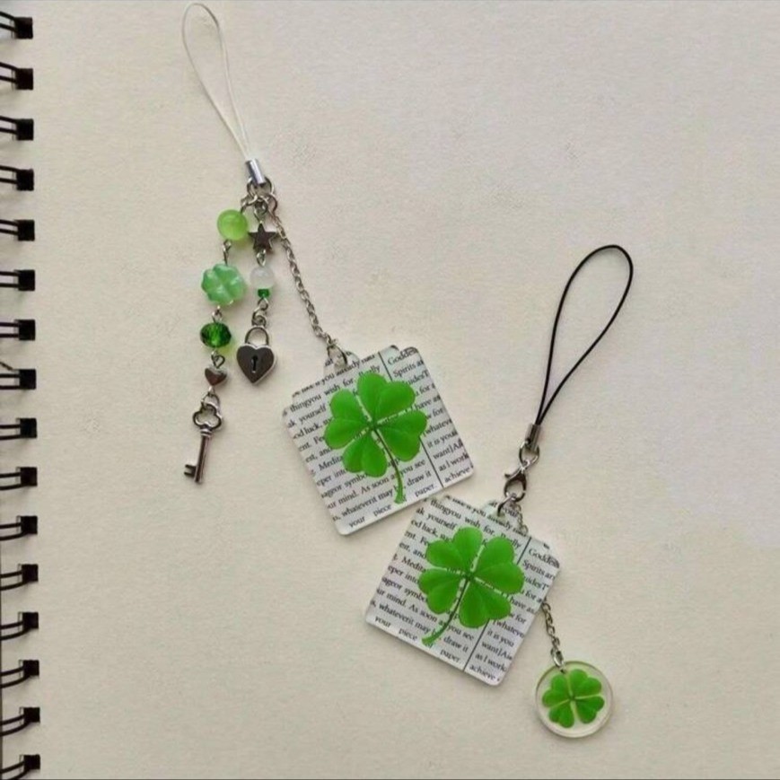 พวงกุญเเจ lucky clover 4 leaf เเบบพู่ evil eye ใบไม้โชคดี รูปที่ 5
