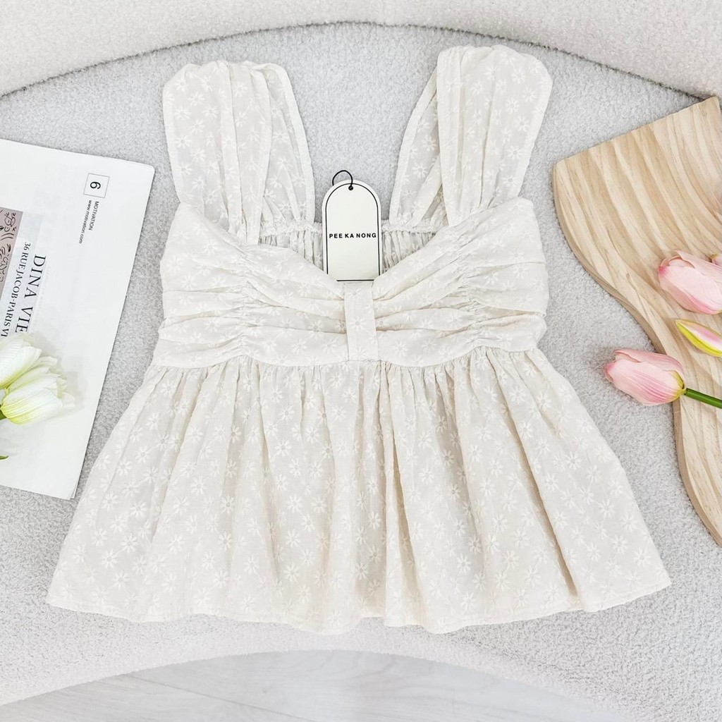 Mone top : เสื้อกล้าม เย็บจีบหน้าอก ชายระบาย เนื้อผ้าปักดอกไม้ KN.Clothes - รูปที่ 3