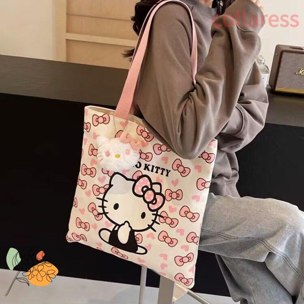COLLARESS กระเป๋าสะพาย canvas ลายการ์ตูน Hello Kitty พร้อมจี้ตุ๊กตา
