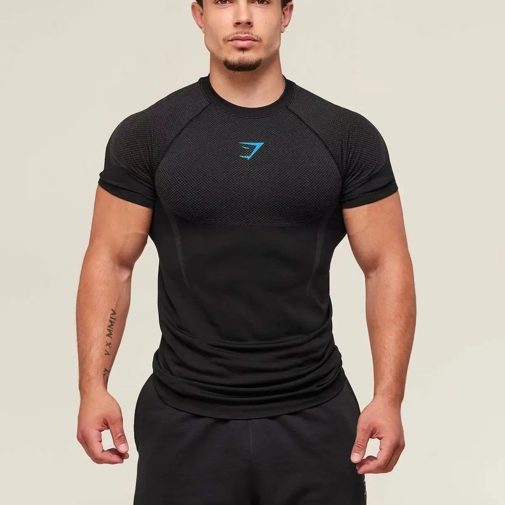 GYMSHARK Men's Shark Top สบายและระบายอากาศได้ดี สำหรับฤดูร้อน