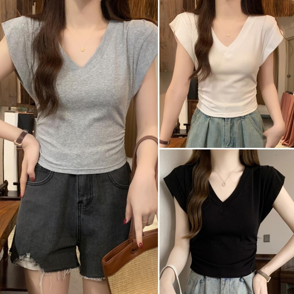 cherryshop พร้อมส่ง เสื้อรัดรูป เสื้อยืดสวยๆผู้หญิง ผ้ายืดทรงสวย ครอปรัดรูป แขนสั้นคอวี ด้านข้างออกแบบจีบ สไตล์เกาหลี