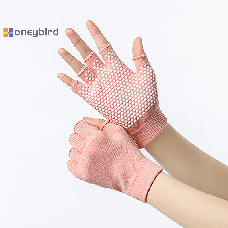 Honeybird ผู้หญิงลื่นถุงมือโยคะ Breathable ฟิตเนสพิลาทิสถุงมือครึ่งนิ้วกีฬากลางแจ้งขี่จักรยานตกปลาออกกําลังกาย Mittens สําหรับยิม