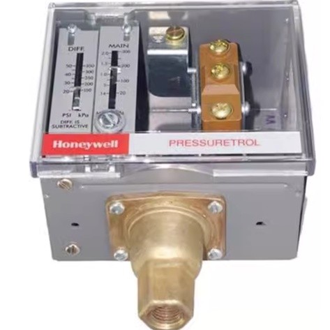 Brand New Honeywell L404F1102 Pressure Switch