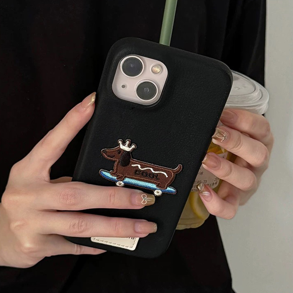 ปักปลอกป้ายสุนัขหนังเคสโทรศัพท์สําหรับiphone 16ProMax 16Pro 16Plus 15ProMax 14 15 13 12 11ProMaxคลุมทั้งหมดกันกระแทกป้องกันปลอกอ่อน
