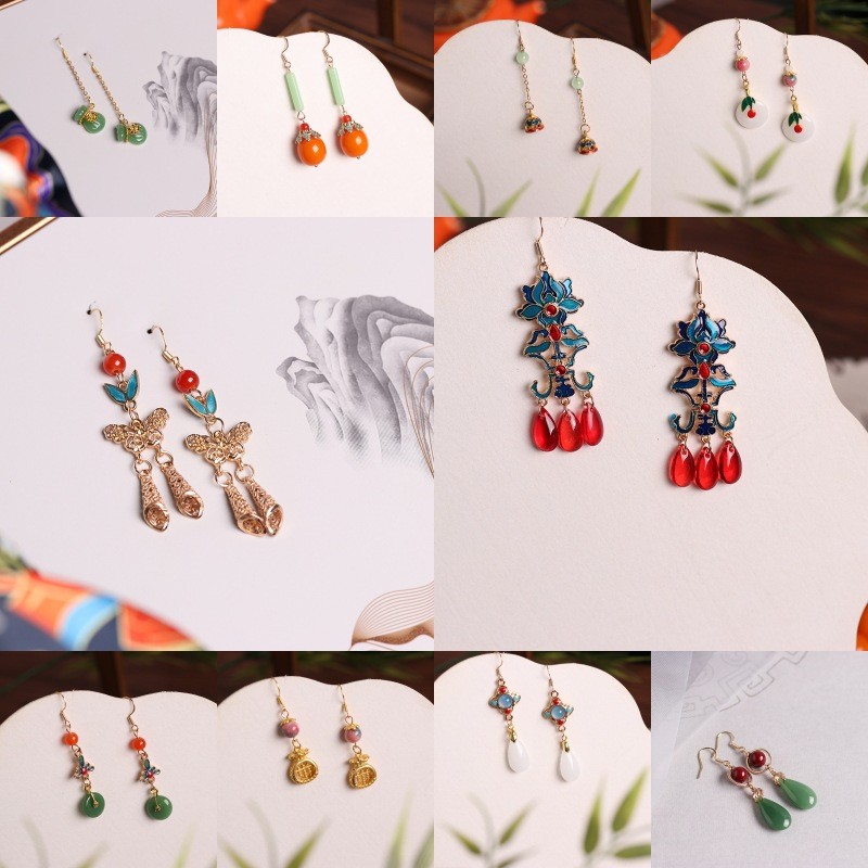 กลางโบราณวางต่างหูใหม่สไตล์จีนสไตล์โบราณย้อนยุคศาลสไตล์เคลือบสีภาพวาดผีเสื้อวางต่างหูอารมณ์กี่เพ้าวางต่างหู
