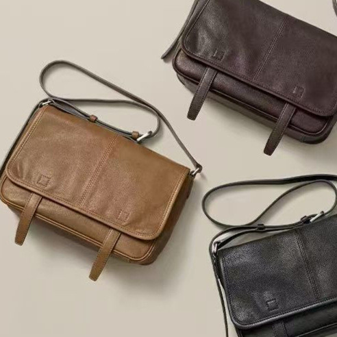 Qiu Zhen QIUZHEN กระเป๋า Messenger วินเทจฟอกผัก