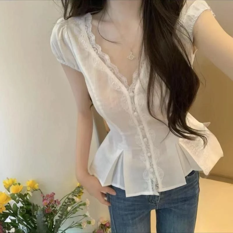 Chili Koko เสื้อเชิ้ตลูกไม้สีขาว คอวี ลูกไม้บริสุทธิ์ สำหรับผู้หญิง ดีไซน์เฉพาะ เหมาะสำหรับชุดต้นฤดูร้อน W631
