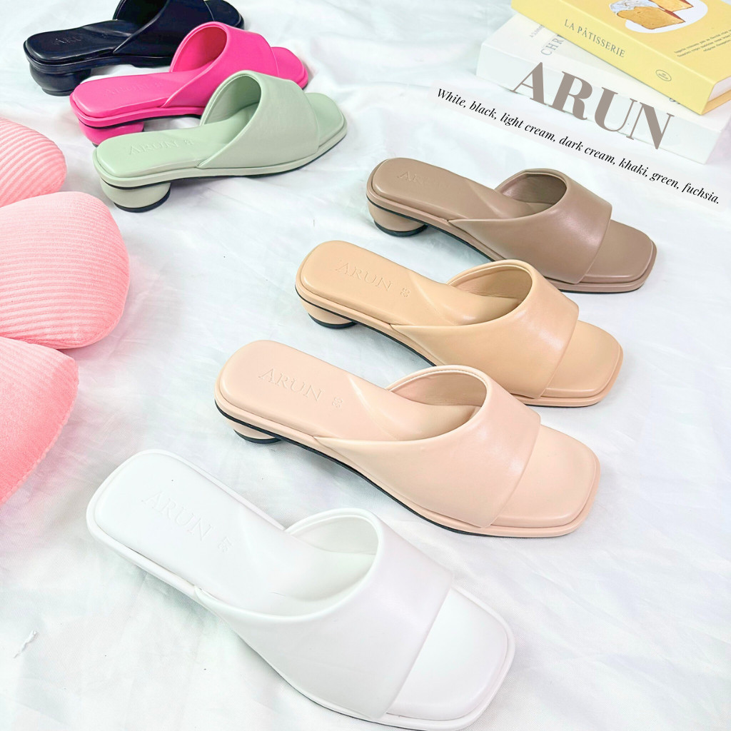 รองเท้าแบรนด์ ARUN รุ่น AR2023 ส้นกลม นิ่มพิเศษ