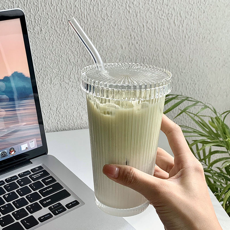 รูปแบบแนวตั้งถ้วยกาแฟ อิน สไตล์ฝาปิดฟางแก้วครัวเรือนหญิงดูดีนมชาถ้วยลาเต้สไตล์อเมริกัน