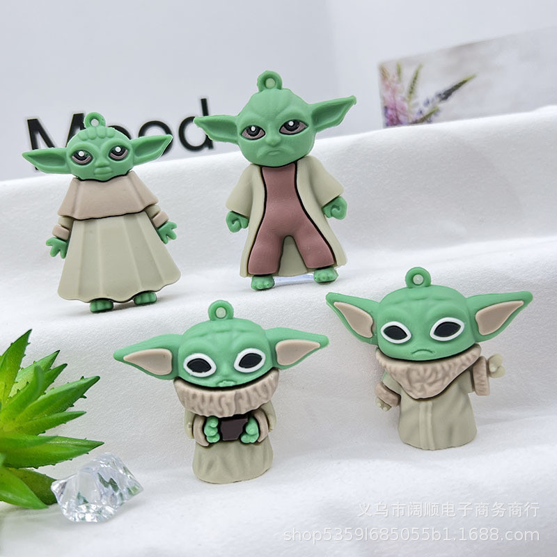 Star Wars Baby Yoda พวงกุญแจจี้ตุ๊กตา Mandalorian พวงกุญแจจี้