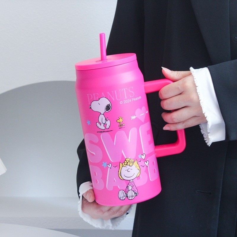 SNOOPY 50oz สนูปปี้ ถ้วยเก็บความร้อนพร้อมที่จับ ถ้วยถนอมน้ําแข็ง ถ้วยฟางขวดน้ําความร้อนถ้วยมาสเตอร์น้ําแข็ง1200ml/1500ml