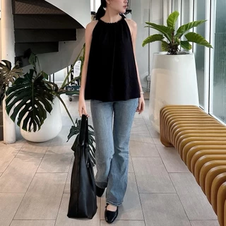 SOPHIA TOP | เสื้อแขนกุด คอเปีย ผ้าลายอัดยับ สวยหรู ดูแพง และใส่สบายมาก