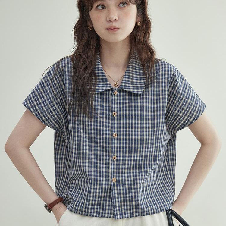 เสื้อเชิ้ตแขนสั้นลายสก๊อตสำหรับผู้หญิง แบบอ่อนโยนและสบายในฤดูใบไม้ผลิ 260128