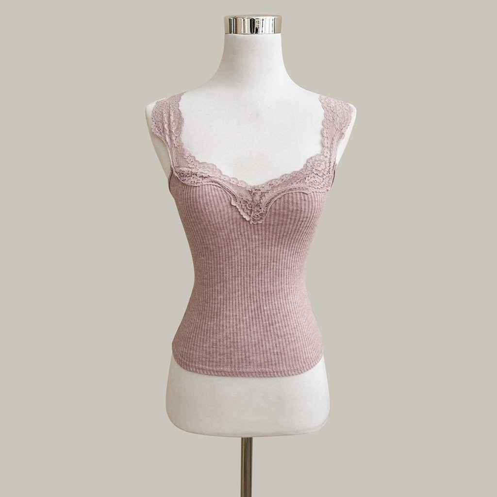 Helene Lace Top - ลาเวนเดอร์
