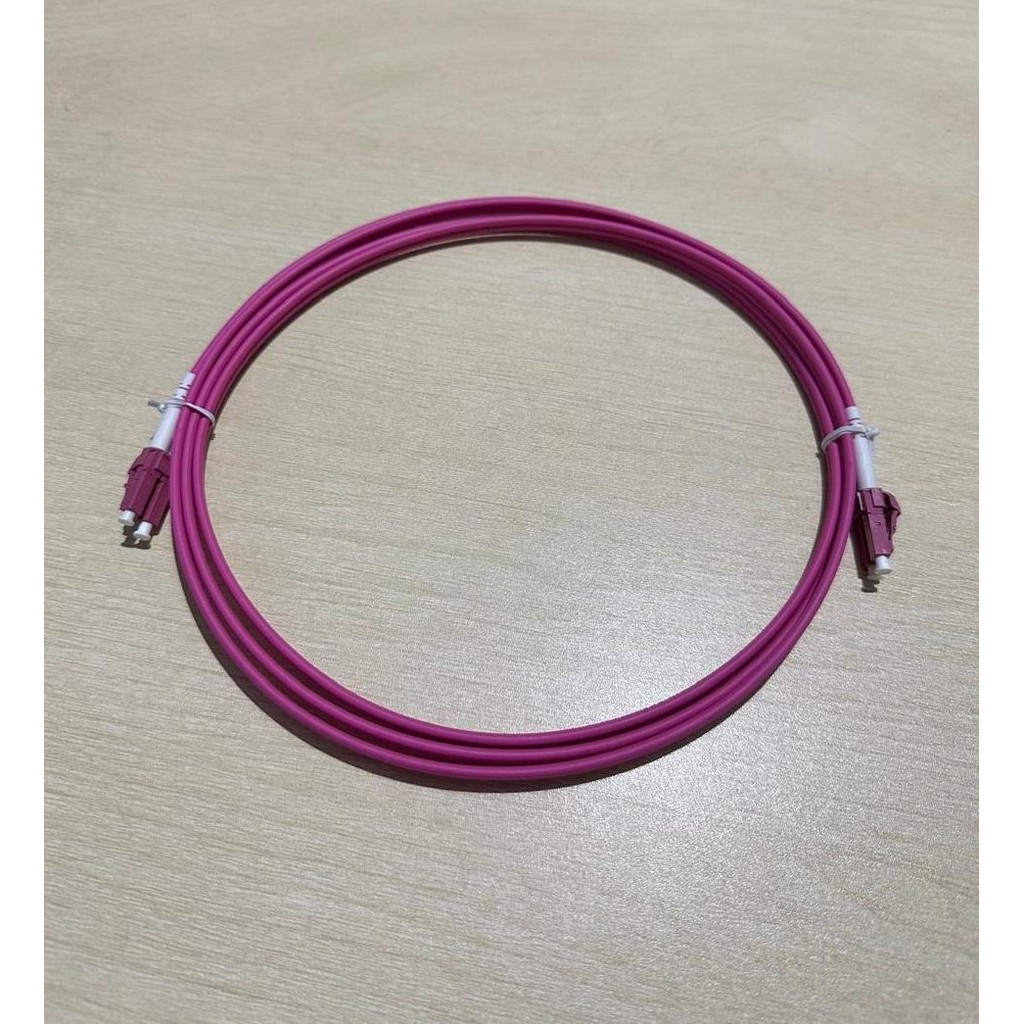 LC LC OM4 patchcord ไฟเบอร์ออปติกมัลติโหมด LC LC OM4 Simplex 2 เมตร
