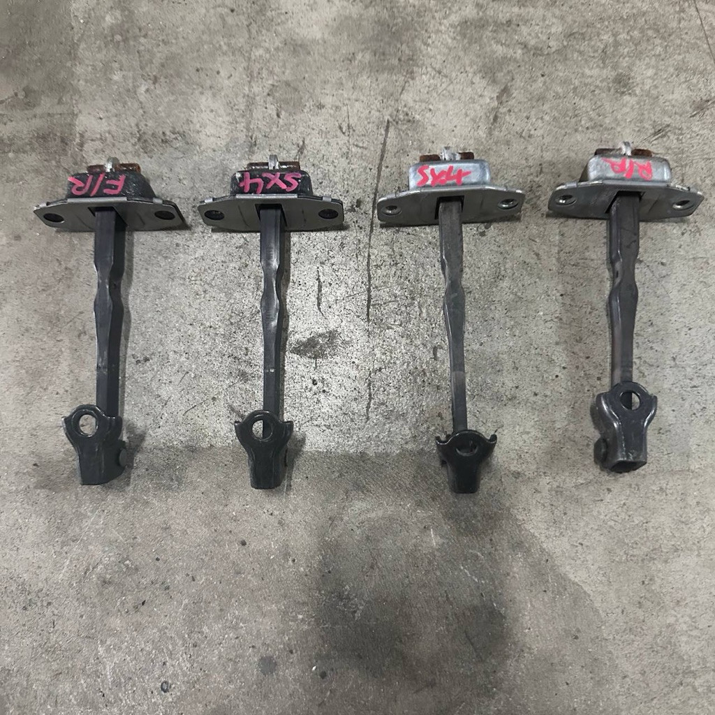 SUZUKI SX4 Door Stopper Door Checker Door Check ใช้แล้วจากญี่ปุ่น