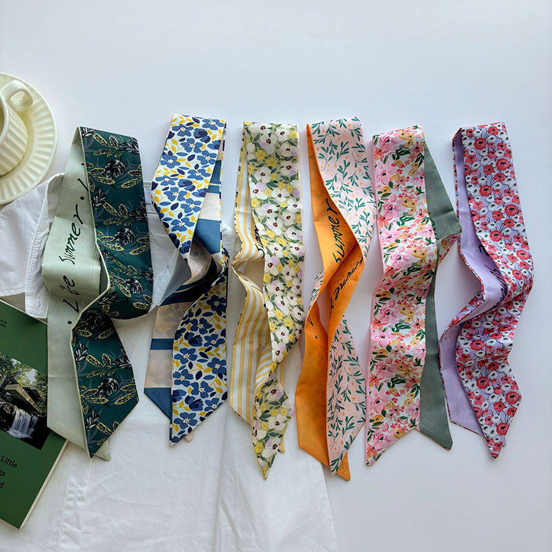 สไตล์เกาหลีแบบใหม่ ผ้าพันคอผ้าไหมลายดอกไม้สําหรับผู้หญิงผ้าพันคอทอลายทแยงสําหรับกระเป๋าที่คาดศีรษะสําหรับผู้หญิง เอสพี0477