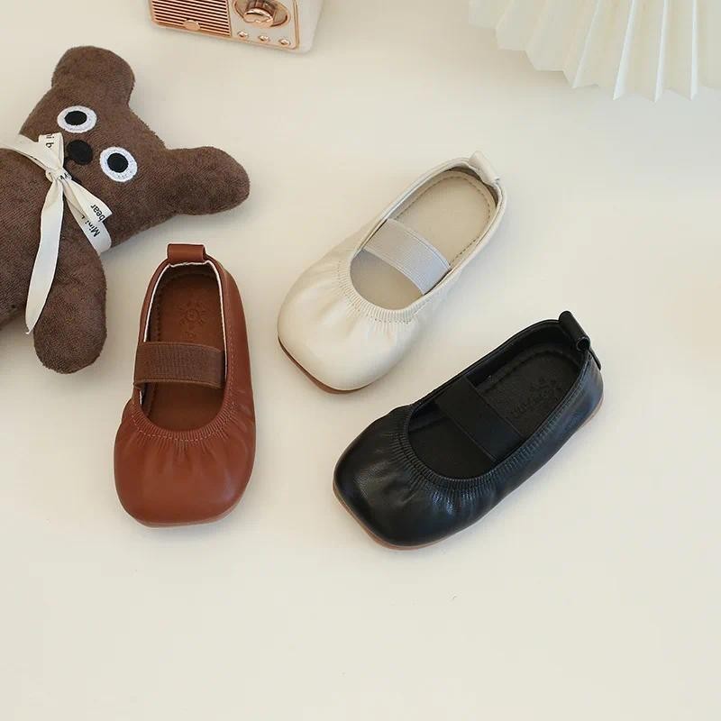 2025 ฤดูใบไม้ผลิฤดูใบไม้ร่วงใหม่เด็กรองเท้าหนังสําหรับสาวแฟชั่นและด้านล่างนุ่มสบาย ๆ สไตล์เกาหลีอเนกประสงค์ชุดรอง