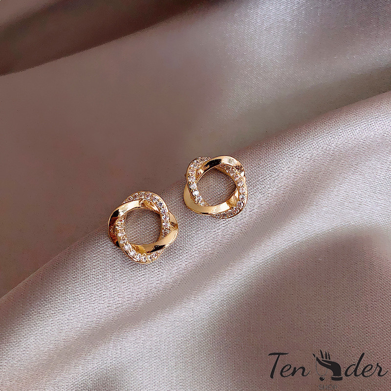 COD-ส่งเร็วจากไทย🎀S925 ต่างหูเข็มเงินส่วนบุคคลอารมณ์ข้ามต่างหูสำหรับผู้หญิง-Tender