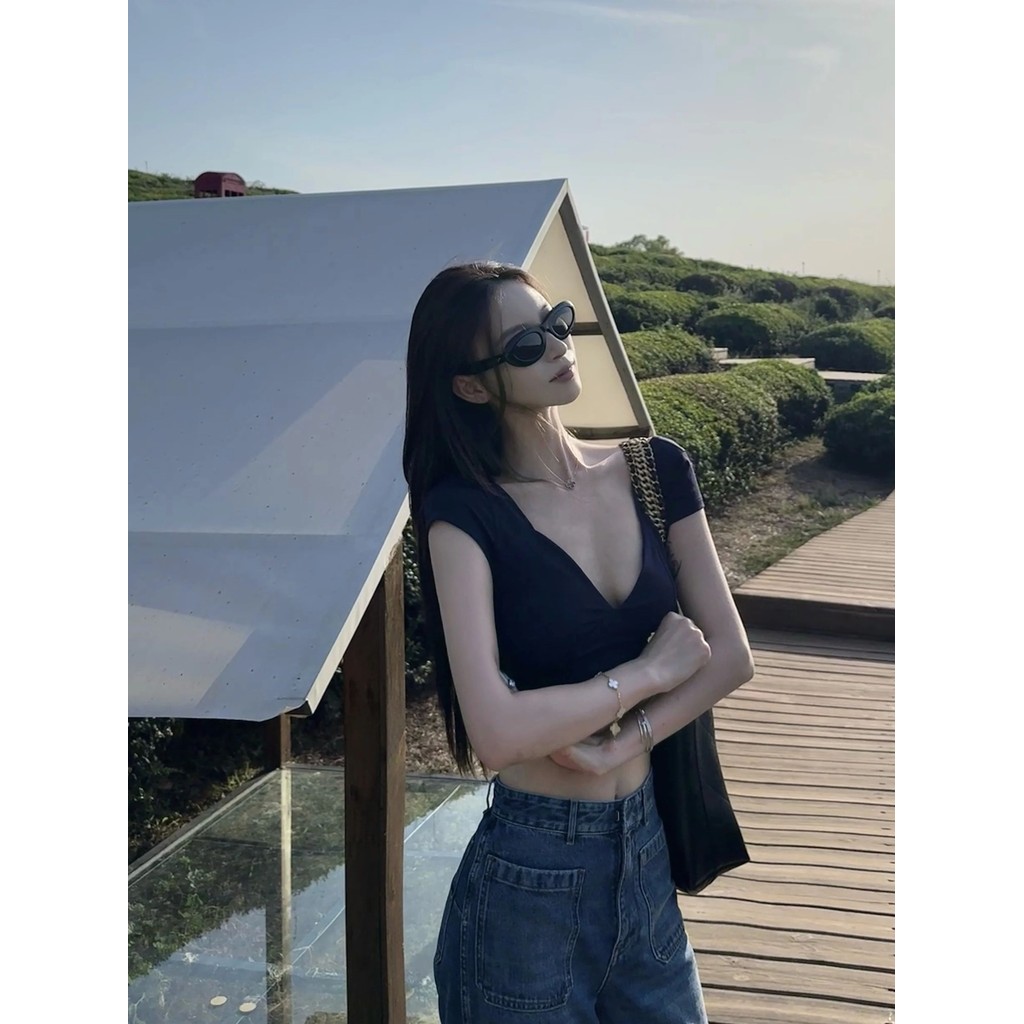 Selvze เสื้อคอวี โชว์ สะดือเซ็กซี่สาวฮอต เสื้อครอปปาดไหล่ เสื้อรัดรูป เสื้อยืดแขนสั้น สาวร้อน Slim Fit Top ทรงสวยใส่แล้วพรางหุ่น