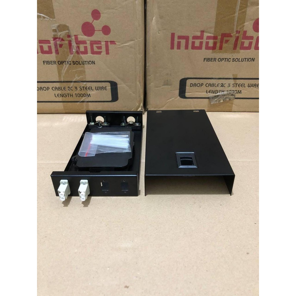 เหล็ก 4 คอร์ Rosette LC Multimode OM2 / mini OTB 4 พอร์ต LC OM2