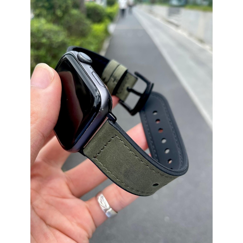 หนังเมล็ดม้าบ้าเหมาะสําหรับ Apple Watch iwatch Strap Pin Buckle s98765 ซิลิโคนด้านใน applewatch Card