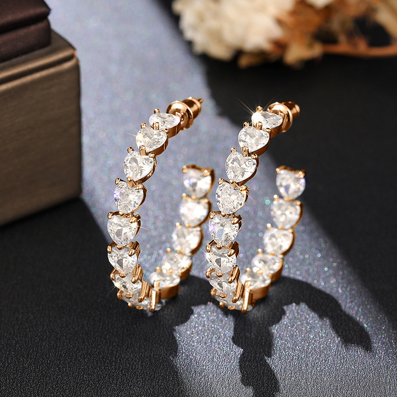 Luxury C-Shaped Temperament Love ต่างหูแฟชั่นอเมริกันยุโรป