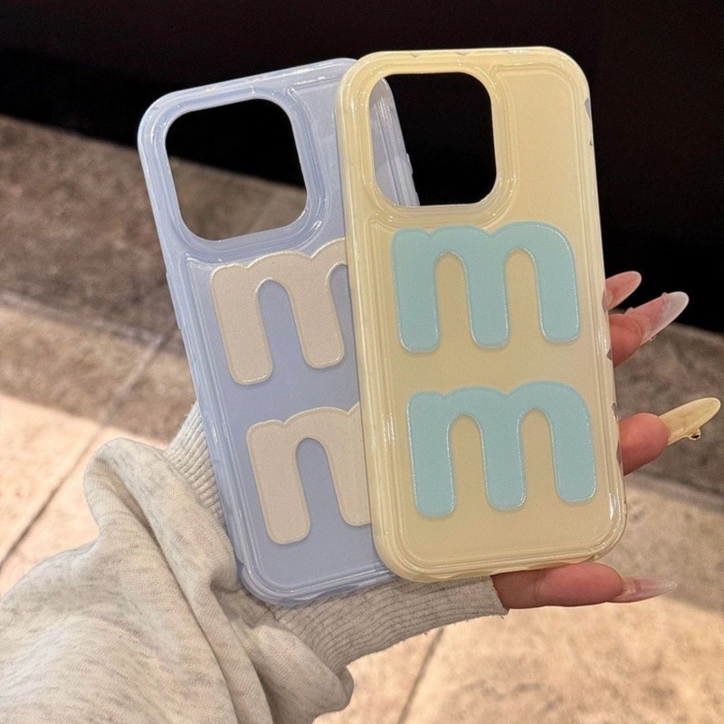 หรูหราตัวอักษรภาษาอังกฤษ ม เยลลี่ เคสโทรศัพท์สําหรับ ไอโฟน15 14 13 มือโปร สูงสุด ปลอกกันกระแทกกล้องป้องกันถุงลมนิรภัยซิลิโคนป้องกันการหล่นนุ่มปกหลัง