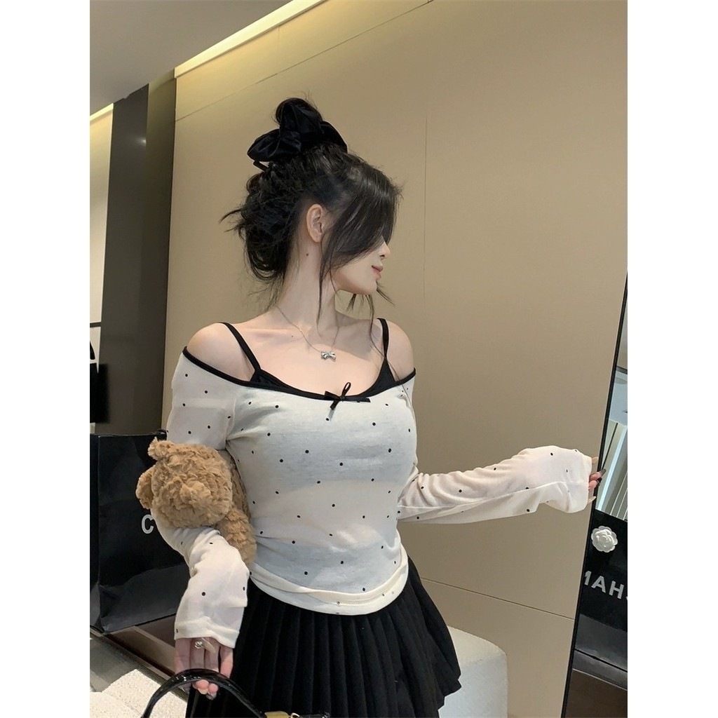 Firewire🔥พร้อมส่ง🔥  เสื้อสายเดี่ยว  คอกลม  เนื้อยืด  แมทช์กับ  เสื้อแขนยาวซีทรู  ลายจุดสีครีม "FY634