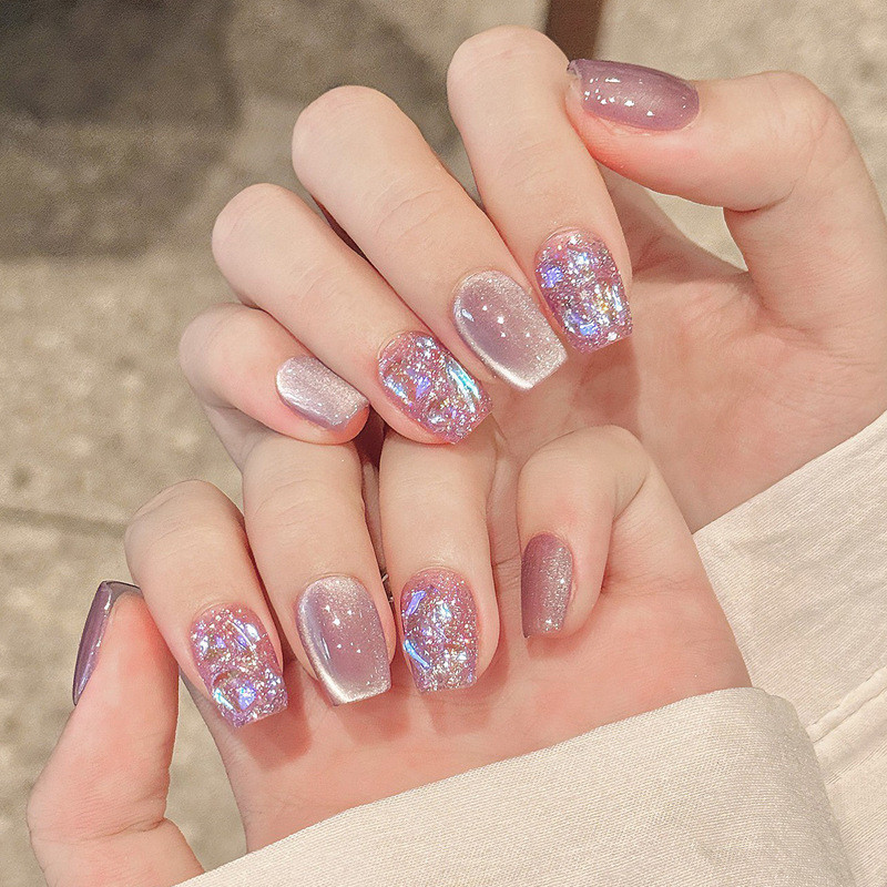 ทําด้วยมือบริสุทธิ์สวมใส่เล็บที่มีสีสันออโรร่ากระพริบสั้นสไตล์ทําเล็บมือบริสุทธิ์โดปามีนที่เรียบง่าย