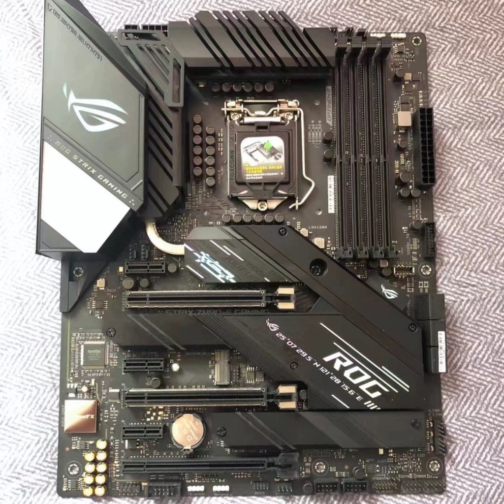 เมนบอร์ด Asus ROG STRIX Z490-F GAMING1200 Pin รองรับ i710700ฉัน910900เคเอฟเอ็กซ์ปู