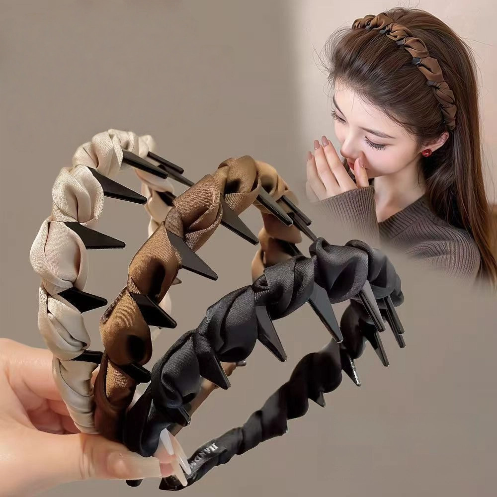 แถบคาดศีรษะกะโหลกสูง สำหรับสวมใส่วัน daily wear สามารถถอดออกได้ง่าย และช่วยแสดงปริมาณเส้นผมให้สวยงาม