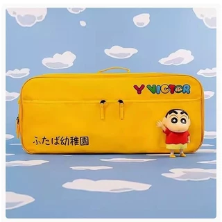 Wickdo VICTOR กระเป๋าแบดมินตัน Crayon Shin-Chan Co-Branded BR5601CS กระเป๋าเป้สะพายหลังสี่เหลี่ยมกระเป๋าสะพายแนวทแยงความจุขนาดใหญ่เทนนิสมัลติฟังก์ชั่น