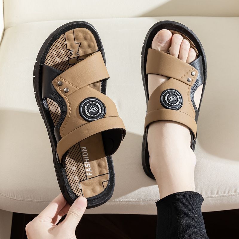 รองเท้าแตะผู้ชายสไตล์เกาหลี รองเท้าแตะชายหาดขนาดใหญ่กลางแจ้ง สะดวกสบายและไม่ลื่น