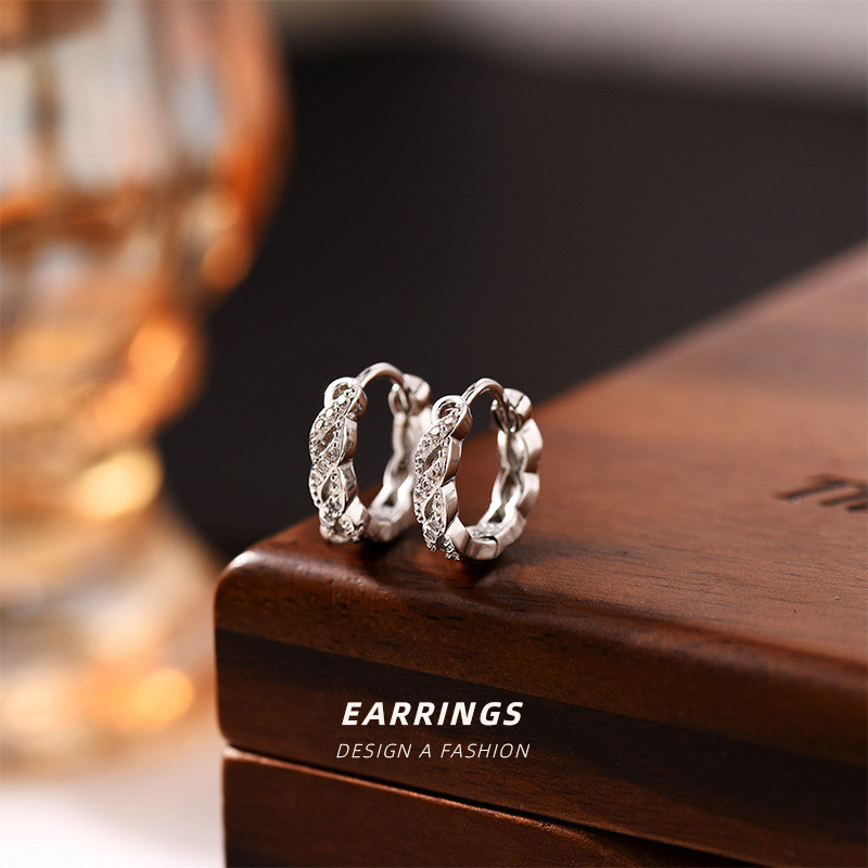 ส925 เงินสเตอร์ลิงต่างหูบิดหญิงแฟชั่นต่างหูเพทาย