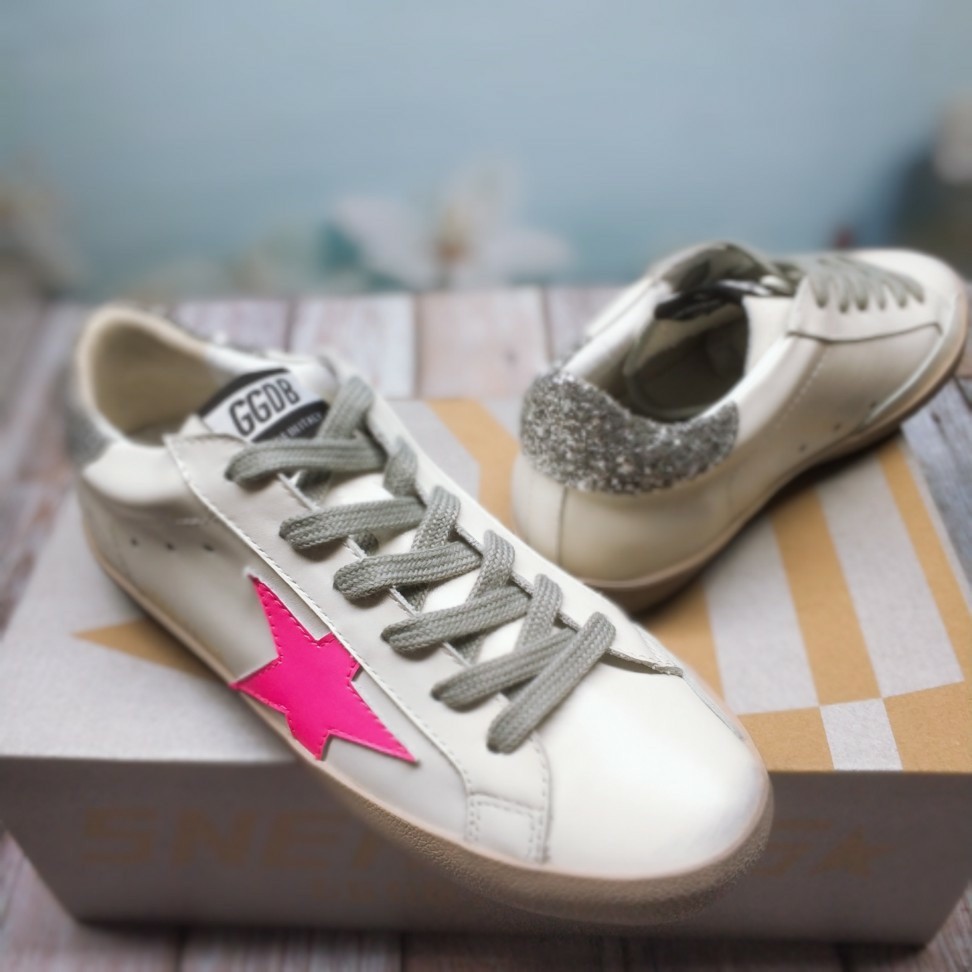 Golden Goose รองเท้าผ้าใบสำหรับผู้ชายและผู้หญิงคู่ unisex Old Star Little สกปรกรองเท้า Little สีขาวร