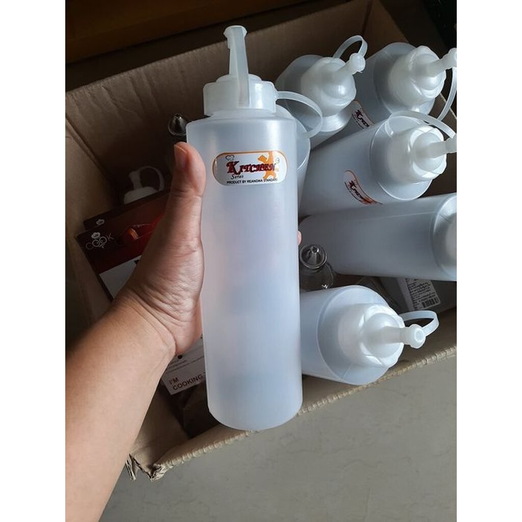 ขวดบีบซอส 24 ออนซ์ / 700ml. RW9503TR ตราเรืองวา Standard