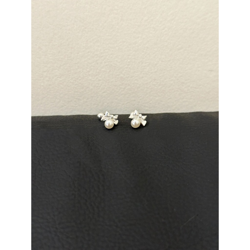 Mini Butterfly Knot Pearl Stud รูปที่ 3