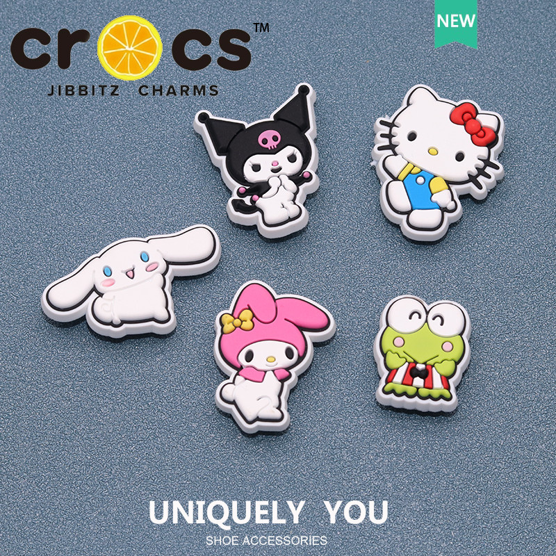 jibbitz cross charm hello Kitty Kuromi Cinnamon Dog การ์ตูนสุดน่ารัก อุปกรณ์เสริมรองเท้า จิ๊บบิท ตัวติดรองเท้า cross