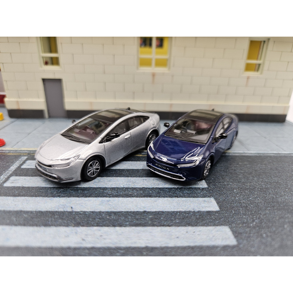 Availablepara64 1: 64 สไตล์ใหม่ Toyota Plus North American Version Collection เครื่องประดับโมเดลรถโล
