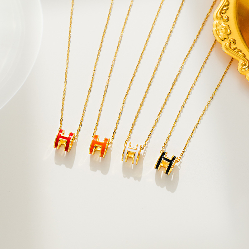 สร้อยคอไทเทเนียมเหล็กชุบ 18K ทองแท้ H จี้ตัวอักษร Clavicle Chain เครื่องประดับสุภาพสตรี