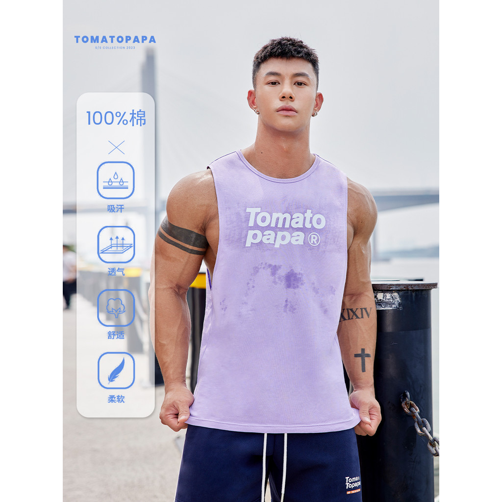 เสื้อยืดผ้าฝ้ายลายตัวอักษรสีสันสดใส ออกแบบมาเพื่อดูดซับเหงื่อได้ดี เหมาะสำหรับการออกกำลังกายและการเล่นกีฬา