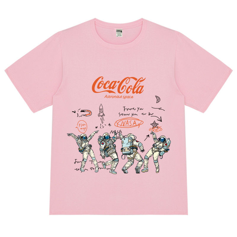 เสื้อนักบินอวกาศแขนสั้นแบบกราฟฟิตีการ์ตูน Coca-Cola ผลิตจากผ้าฝ้ายแท้
