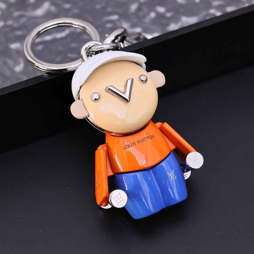 L-v 2024 สไตล์ใหม่ Hooded Villain Mascot พวงกุญแจ Gaston Gym อินเทรนด์ร้อนขายกระเป๋าเครื่องประดับ