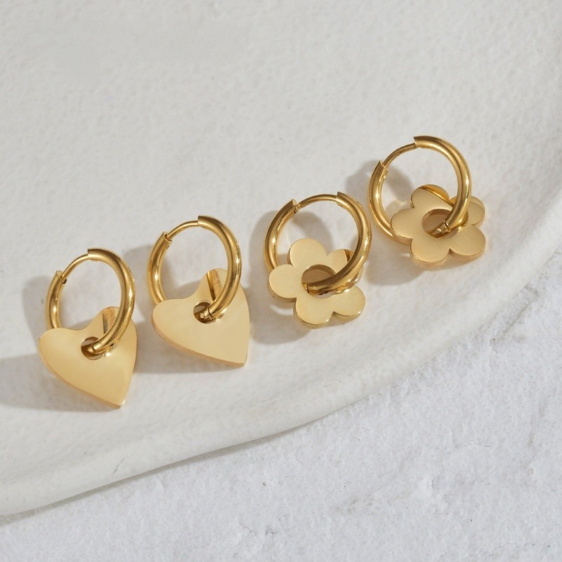 สแตนเลส/ไทเทเนียมเหล็ก 18K Gold Cut Love ต่างหู INS ความเรียบง่ายแฟชั่นขายร้อนหัวใจวงกลม Hoop ต่างหูสําหรับผู้หญิงเจาะ Hypoallergenic แฟชั่นเครื่องประดับ