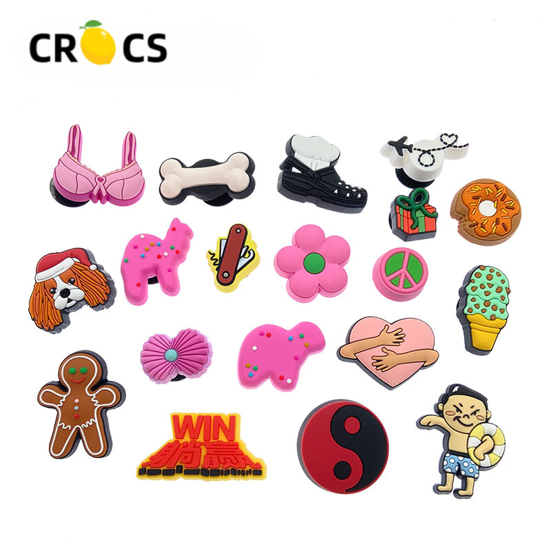 Jibbitz crocs Charms สไตล์ใหม่ crocs Hole รองเท้าอุปกรณ์เสริมของแท้ crocs Charms ดอกไม้รองเท้าหัวเข็มขัดตกแต่งรองเท้า Zhibixing DIY อุปกรณ์เสริม