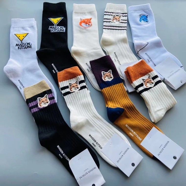 ฝรั่งเศส MaisonKitsune ถุงเท้า Fox เย็บปักถักร้อยเข็มคู่ Niche Light Luxury i